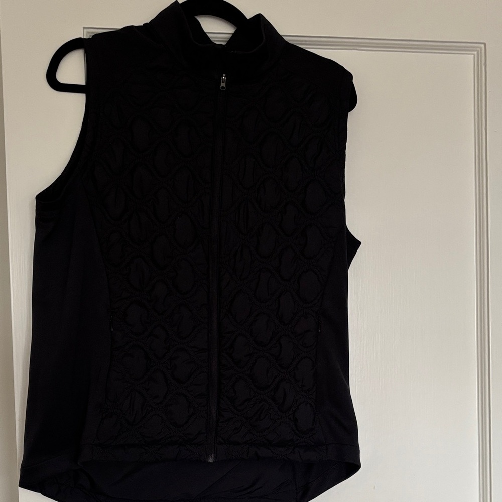 Pebble Beach Black Sleeveless Quilted zip front vest